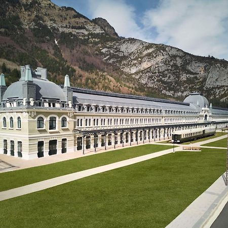 Canfranc Estacion, A Royal Hideaway Hotel - Gran Lujo Esterno foto