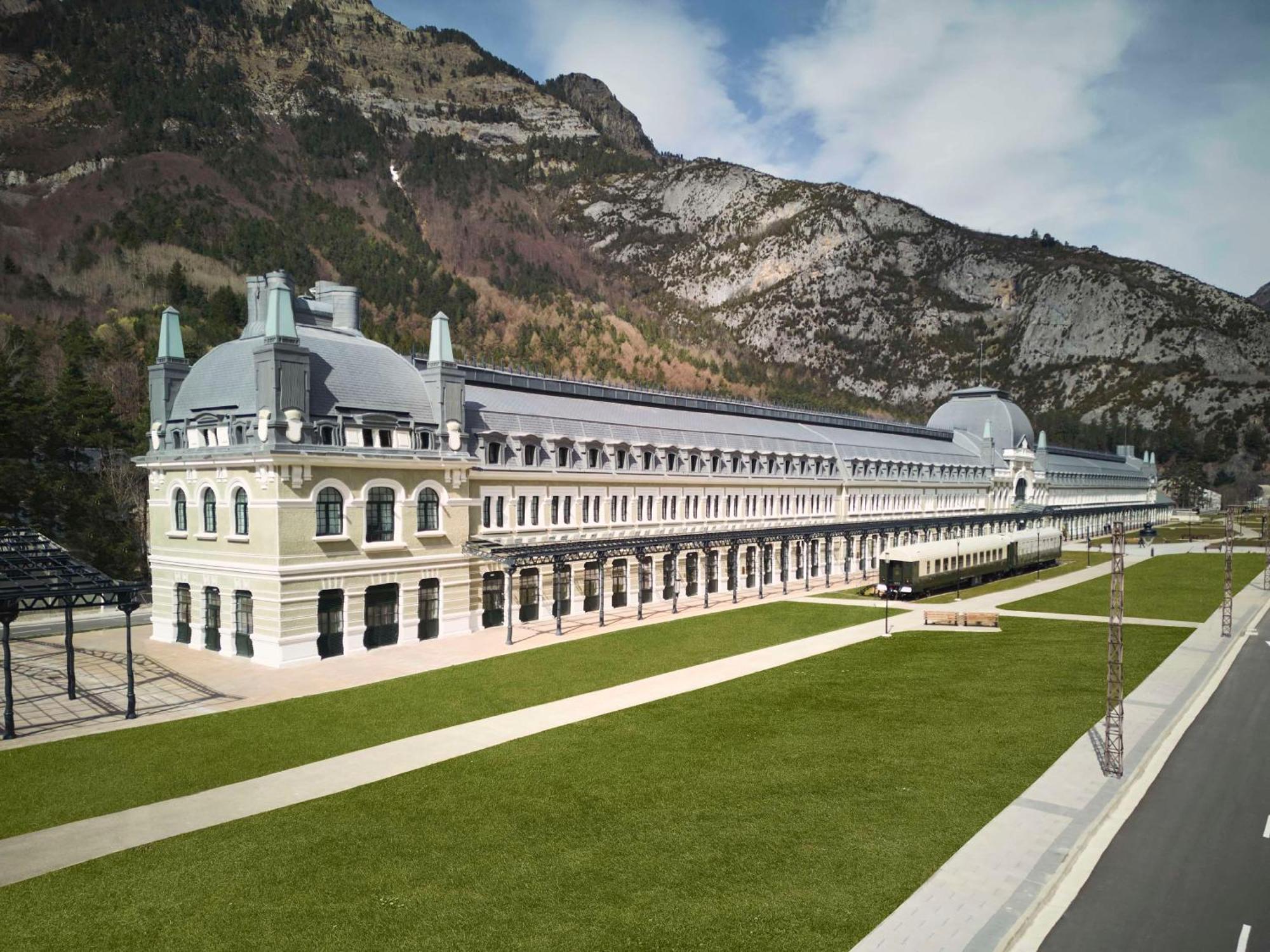 Canfranc Estacion, A Royal Hideaway Hotel - Gran Lujo Esterno foto